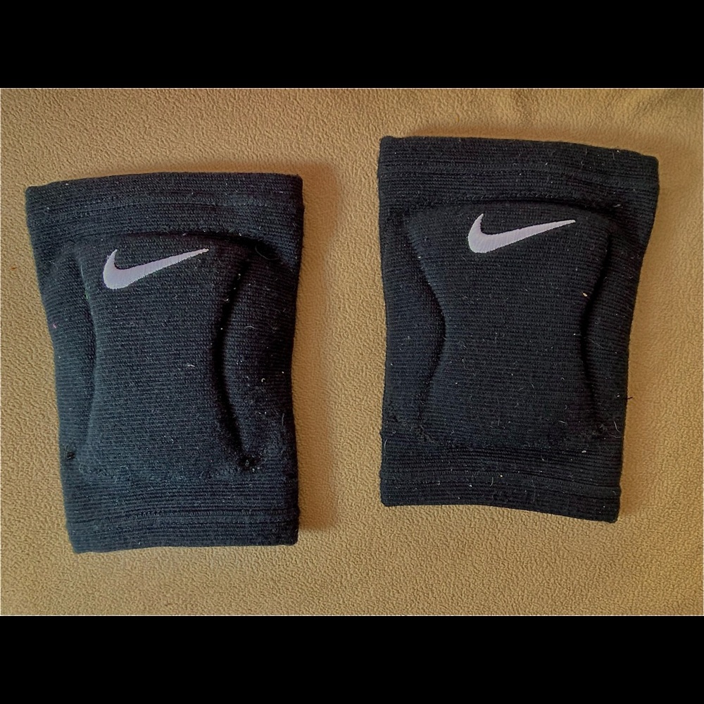 VOLLEYBALL KNEE PADS